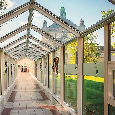 Vienna House Easy By Wyndham 4*