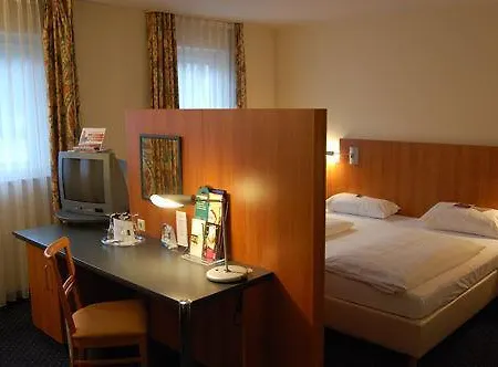 Vienna House Easy By Wyndham Otel