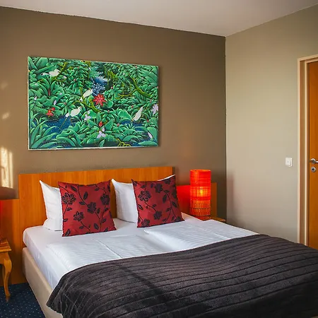 Vienna House Easy By Wyndham Hotel 4*