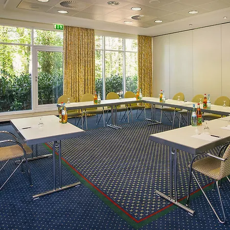 Vienna House Easy By Wyndham 4*